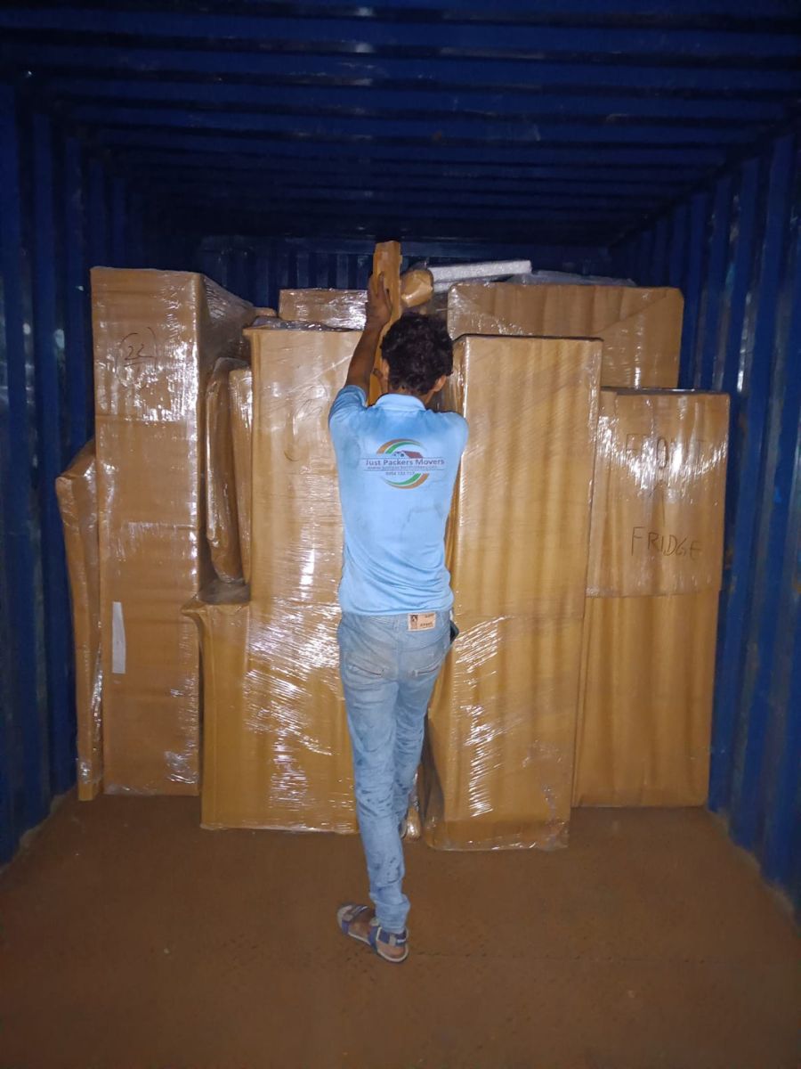 Packers Movers in Noida