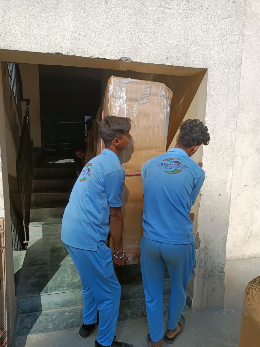 Packers Movers in Noida